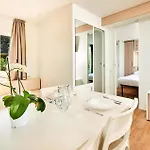 Amazing Stacaravan In With Wifi Umag